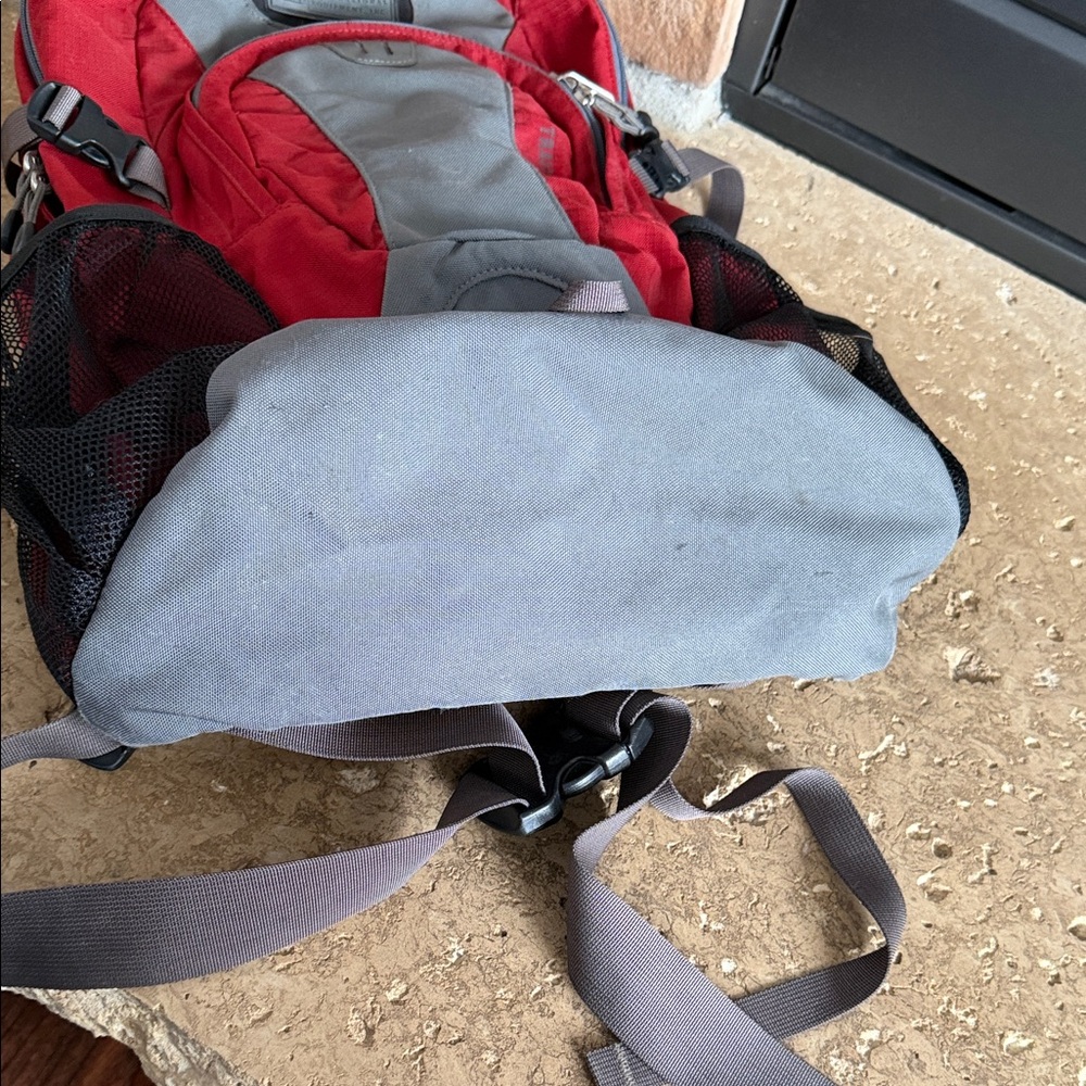 REI Trail 25 Adventure Red and Gray Hiking Backpack - Picture 7 of 11
